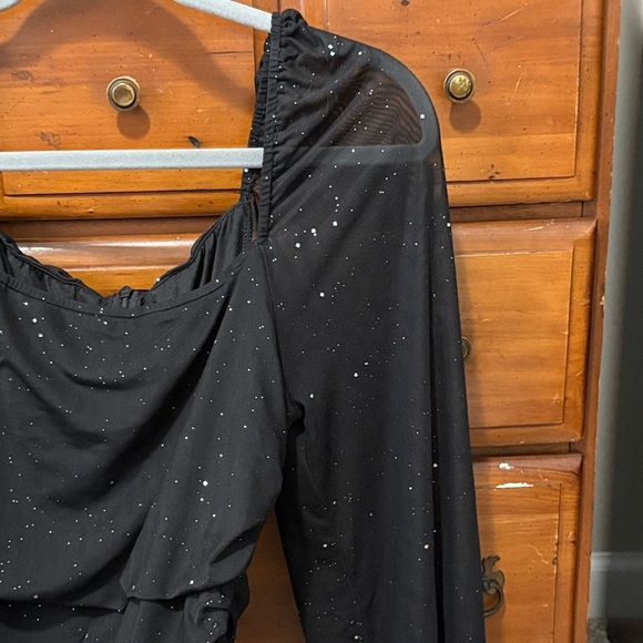 Chic Black Long Sleeve Dress with Sparkle - Picture 4 of 5